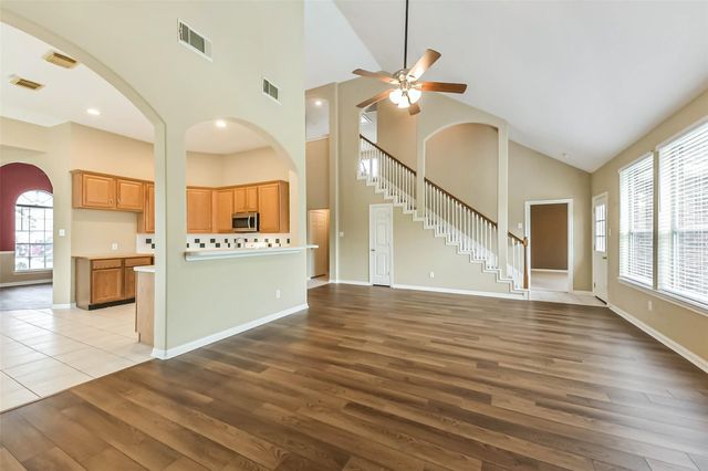 1002 Bristol Way, Pearland, TX 77584