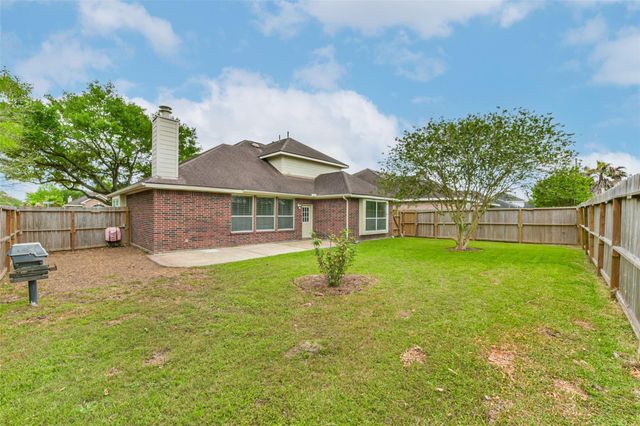 1002 Bristol Way, Pearland, TX 77584