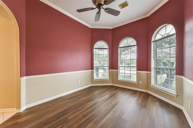 1002 Bristol Way, Pearland, TX 77584