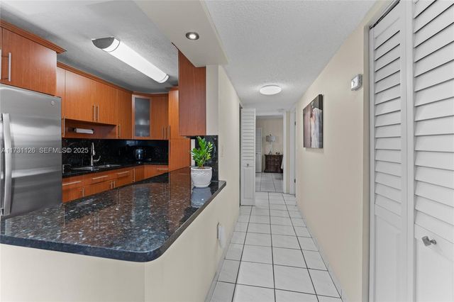 605 NW 72nd Avenue 406, Miami, FL 33126
