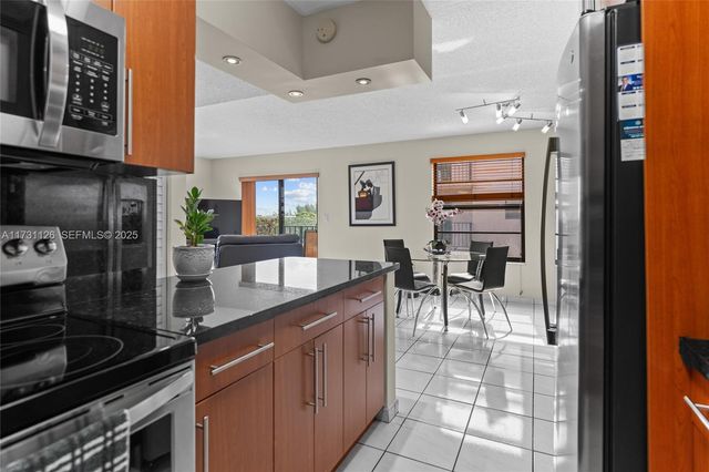 605 NW 72nd Avenue 406, Miami, FL 33126