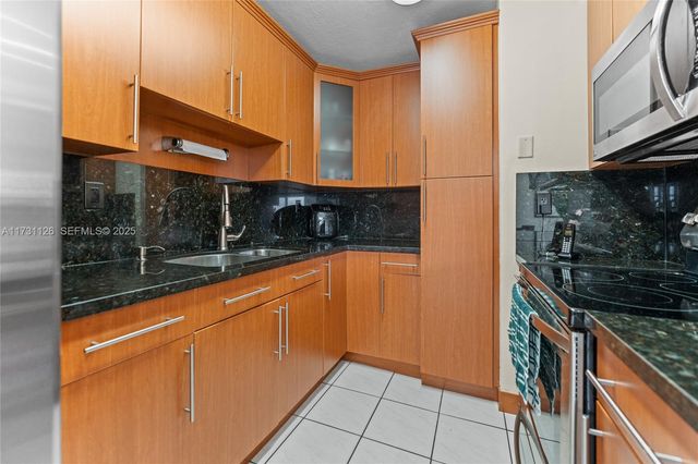 605 NW 72nd Avenue 406, Miami, FL 33126