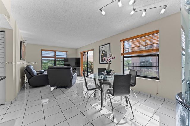 605 NW 72nd Avenue 406, Miami, FL 33126