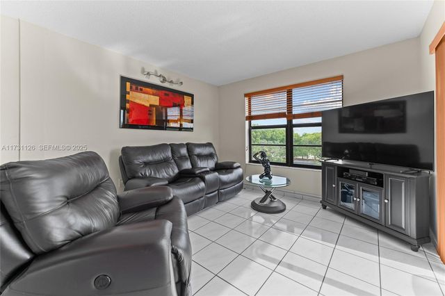 605 NW 72nd Avenue 406, Miami, FL 33126