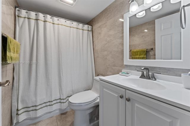 605 NW 72nd Avenue 406, Miami, FL 33126
