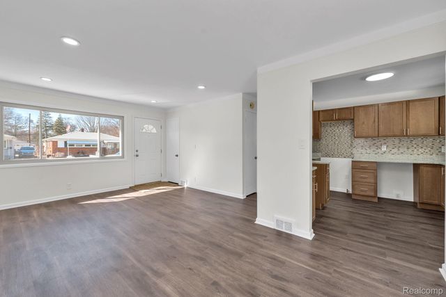 1645 Regene Street, Westland, MI 48186