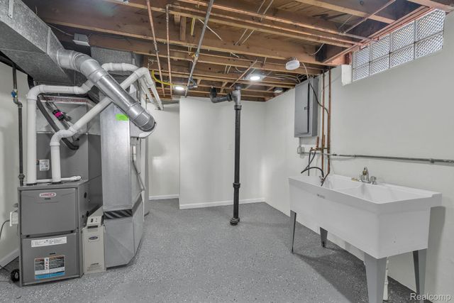 1645 Regene Street, Westland, MI 48186