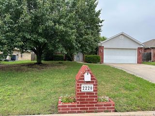2220 Gray Dove Drive, Shawnee, OK 74804