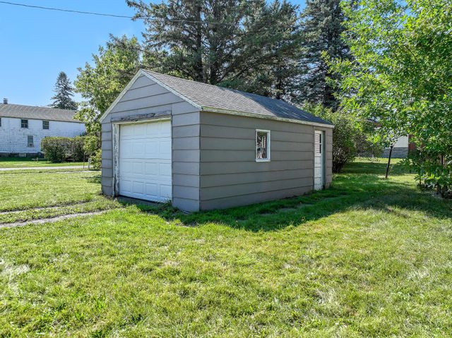 1406 99th Avenue W, Duluth, MN 55808