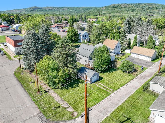 1406 99th Avenue W, Duluth, MN 55808