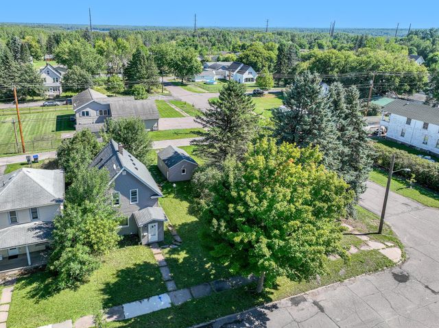 1406 99th Avenue W, Duluth, MN 55808