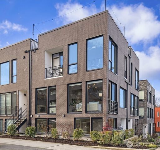 73 E Lynn St, Seattle, WA 98102