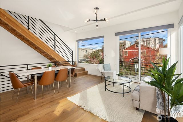 73 E Lynn St, Seattle, WA 98102