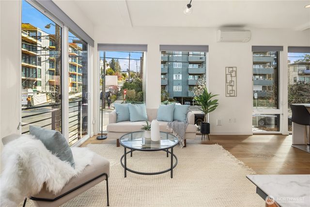 73 E Lynn St, Seattle, WA 98102