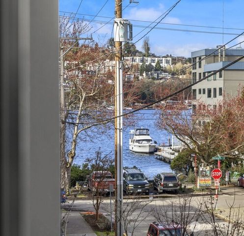 73 E Lynn St, Seattle, WA 98102