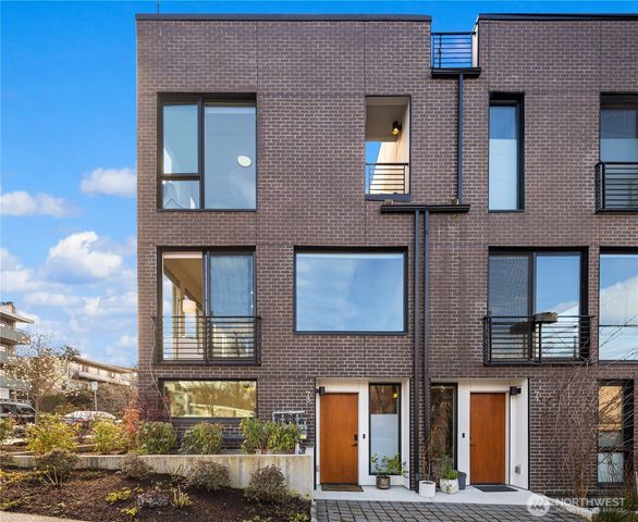 73 E Lynn St, Seattle, WA 98102