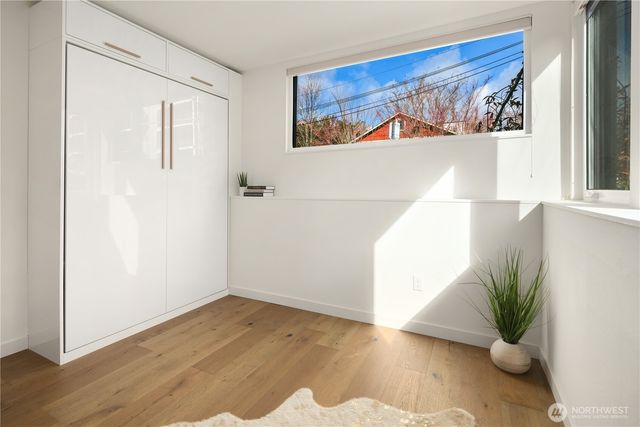 73 E Lynn St, Seattle, WA 98102