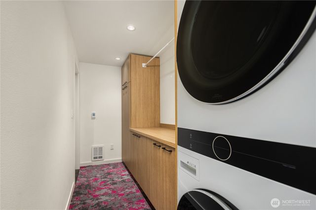 73 E Lynn St, Seattle, WA 98102