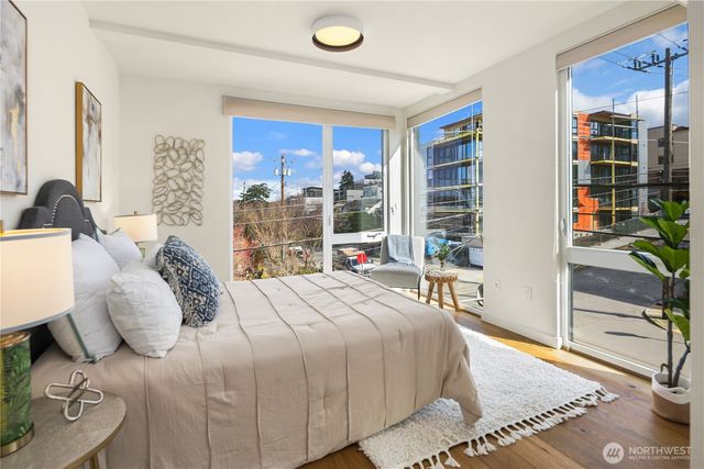 73 E Lynn St, Seattle, WA 98102