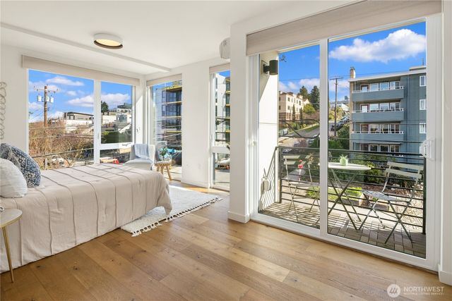 73 E Lynn St, Seattle, WA 98102