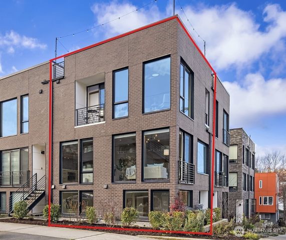 73 E Lynn St, Seattle, WA 98102