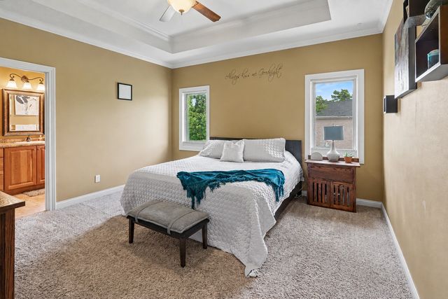 1812 W 3rd Street, Pella, IA 50219