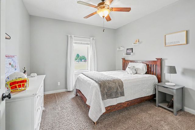 1812 W 3rd Street, Pella, IA 50219