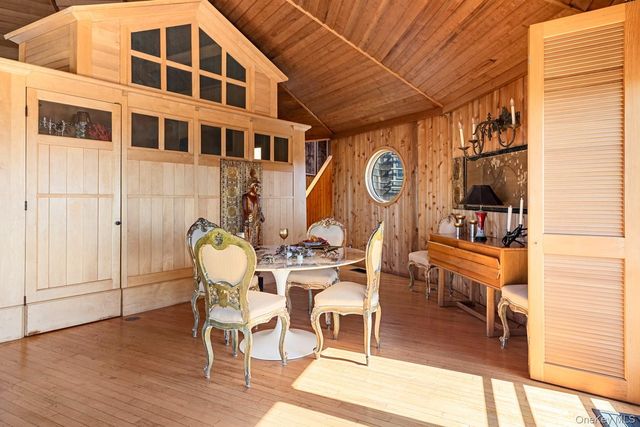 1 Steels Walk, Water Island, NY 11772