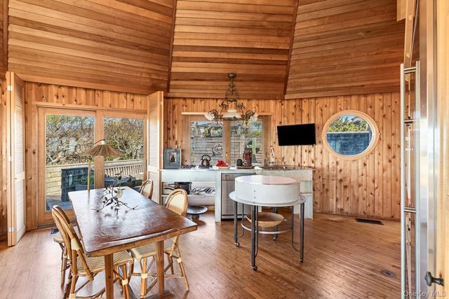 1 Steels Walk, Water Island, NY 11772