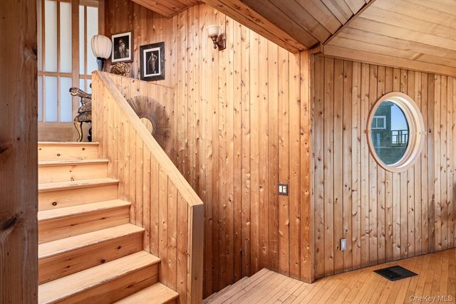 1 Steels Walk, Water Island, NY 11772