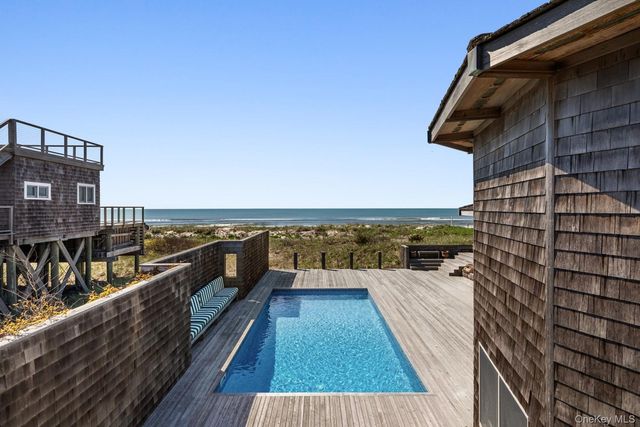 1 Steels Walk, Water Island, NY 11772