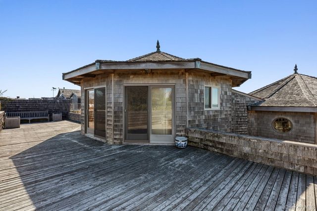 1 Steels Walk, Water Island, NY 11772
