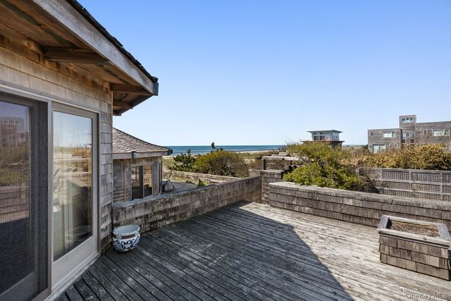 1 Steels Walk, Water Island, NY 11772
