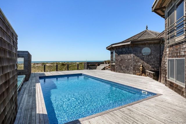 1 Steels Walk, Water Island, NY 11772