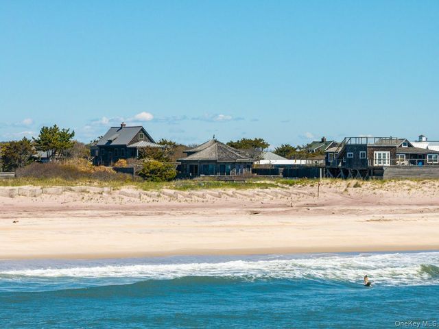 1 Steels Walk, Water Island, NY 11772
