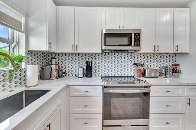 231 SE 3rd Avenue, Delray Beach, FL 33483