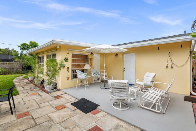 414 Pittsburgh Drive, Jupiter, FL 33458