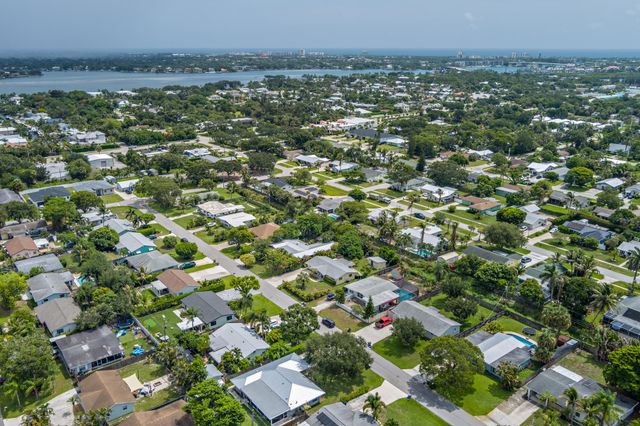 414 Pittsburgh Drive, Jupiter, FL 33458