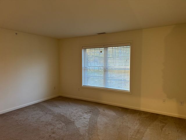 20 Orchard Street 306, Brookfield, CT 06804