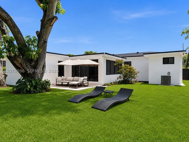 14324 Garden Dr, Miami, FL 33168