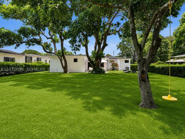14324 Garden Dr, Miami, FL 33168