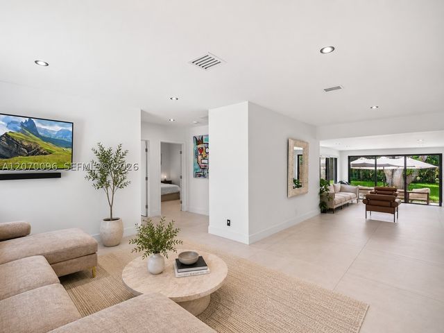 14324 Garden Dr, Miami, FL 33168