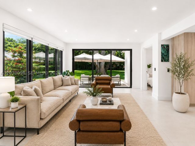 14324 Garden Dr, Miami, FL 33168