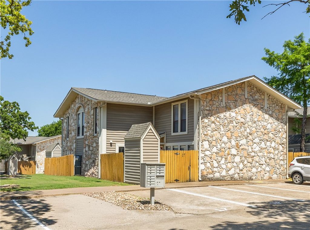 2101 Barak #17 Lane, Bryan, TX 77802 — exterior