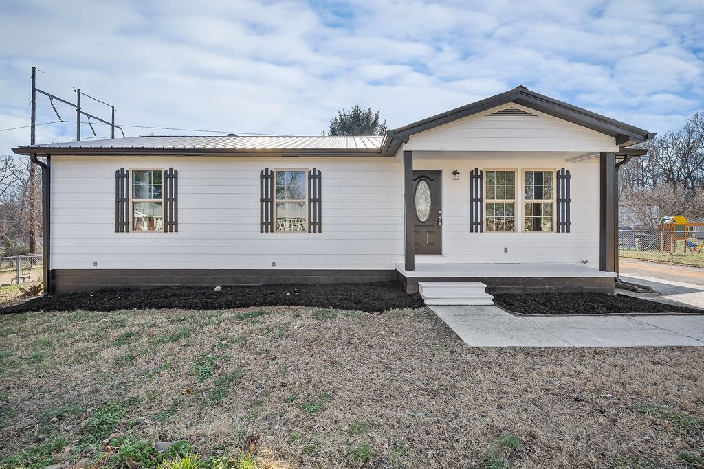 137 Bybee Dr, Mcminnville, TN 37110