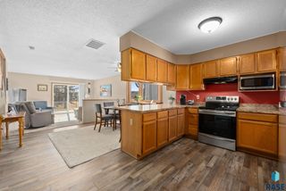 1117 S Newport Pl Place, Sioux Falls, SD 57106