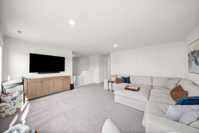 1153 Ross Farms Blvd, Clarksville, TN 37043