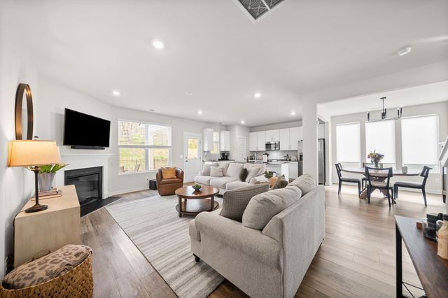 1153 Ross Farms Blvd, Clarksville, TN 37043