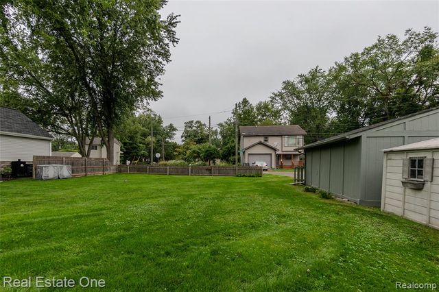 9393 Boncrest Street, Commerce Twp, MI 48382
