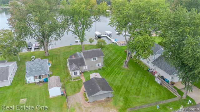 9393 Boncrest Street, Commerce Twp, MI 48382